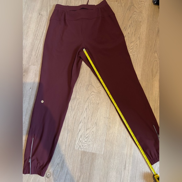 Lululemon Surge Jogger. Size XS. Great condition. - Picture 7 of 14